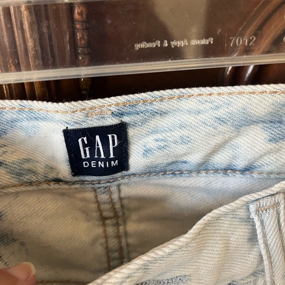 NWT Gap acid wash boyfriend button fly high waisted distressed jeans - Picture 3 of 11